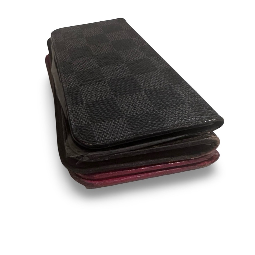 🔥 LOUIS VUITTON IPHONE CASE LOT 🔥 (Retail $995+ Value!) – NEW + PRE-OWNE… - Picture 8 of 9